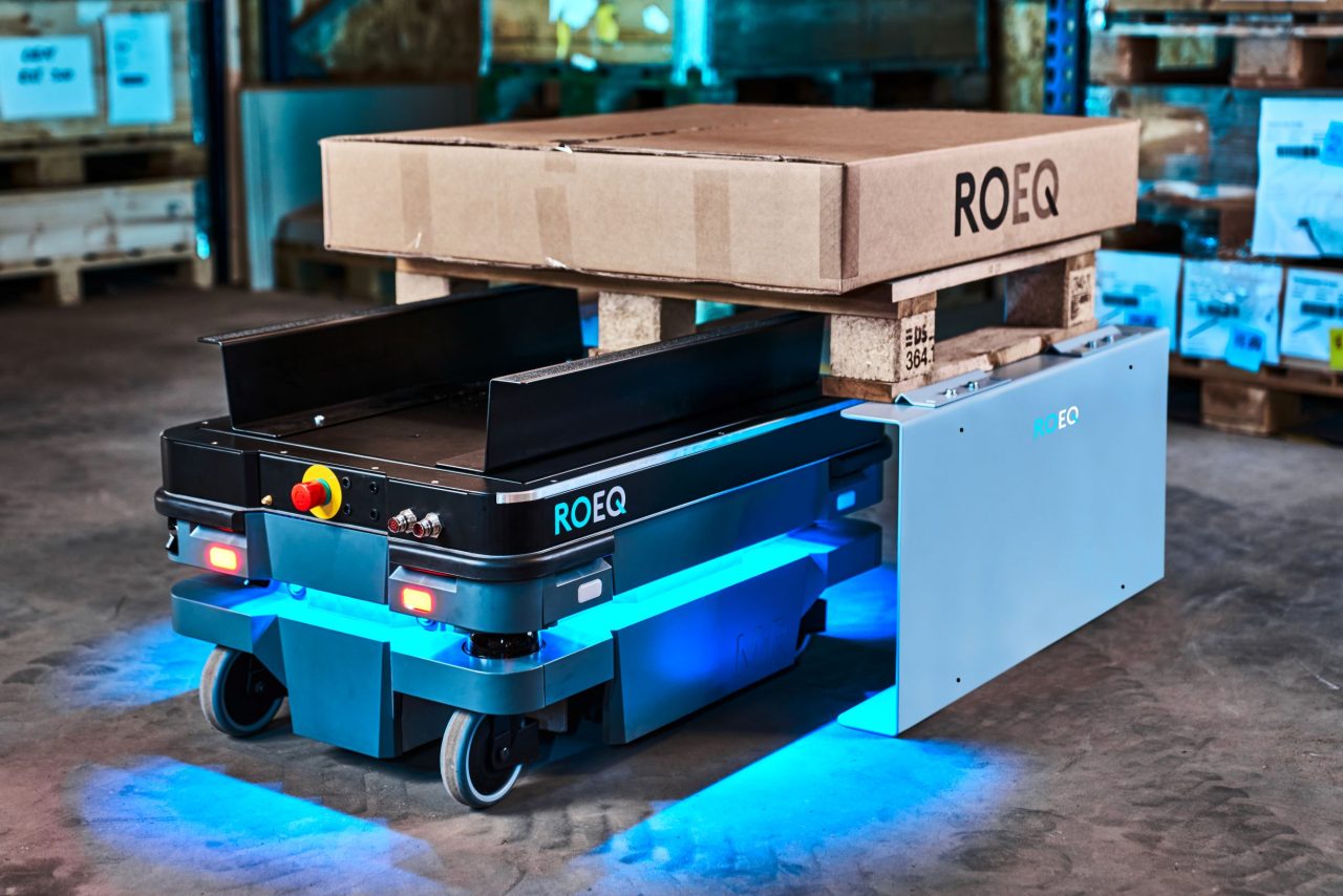 Collaborative mobile robots are a smart choice for internal logistics